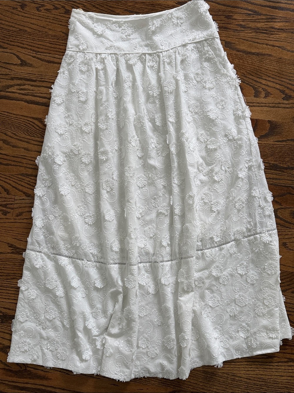Farm Rio White Embroidered Skirt Size Medium Fully Lined